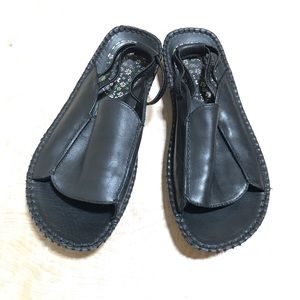 Clarks Black Slingbacks Sandals Leather Size 5.5